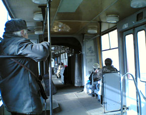 Пьяный кондуктор в трамвае