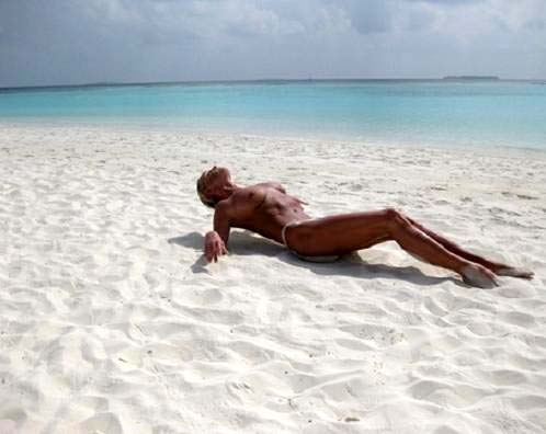 Анастасия Волочкова на пляже.