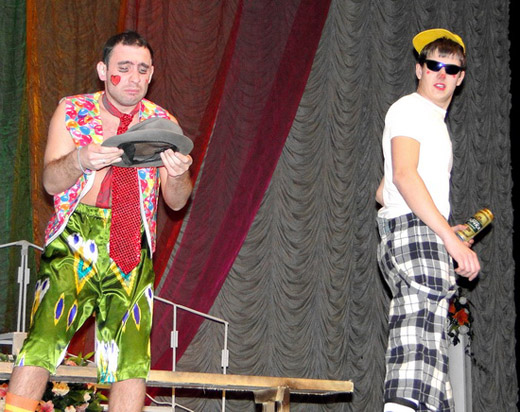 Праздничный концерт в ТМЖ «В кафе у Лукавого». Фото: З.Скуратова, www.tmig.su