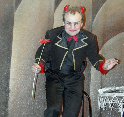 Праздничный концерт в ТМЖ «В кафе у Лукавого». Фото: З.Скуратова, www.tmig.su