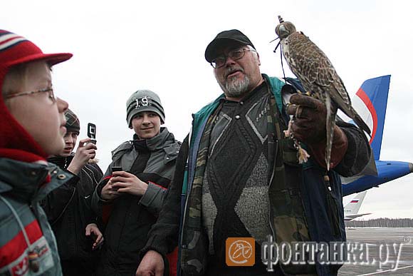 Глухие и слабослышащие дети побывали в аэропорту "Пулково". Фото: Фонтанка.ру