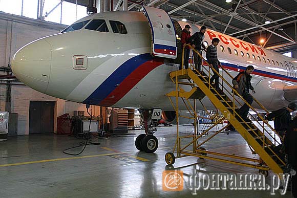 Глухие и слабослышащие дети побывали в аэропорту "Пулково". Фото: Фонтанка.ру