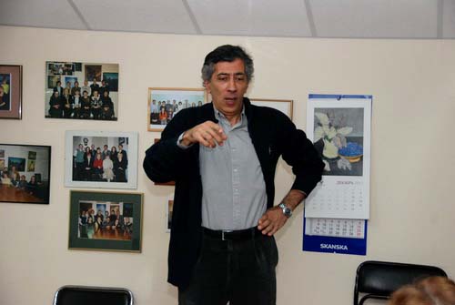 Выступает Владимир Базоев.