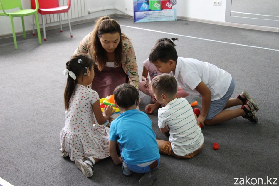 Как детям с нарушением слуха в Алматы помогают адаптироваться к жизни